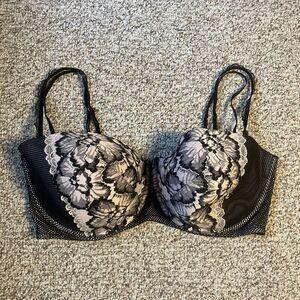 Cacique Lightly Lined Multi-Way Strapless Bra Size 44H Black Lace Floral Sexy